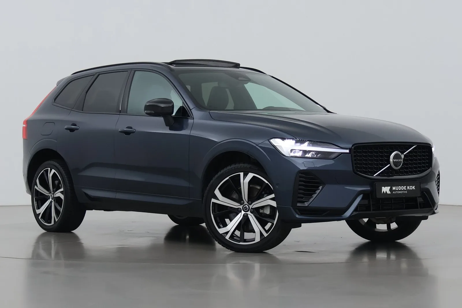Volvo XC60 (2025) — foto 1