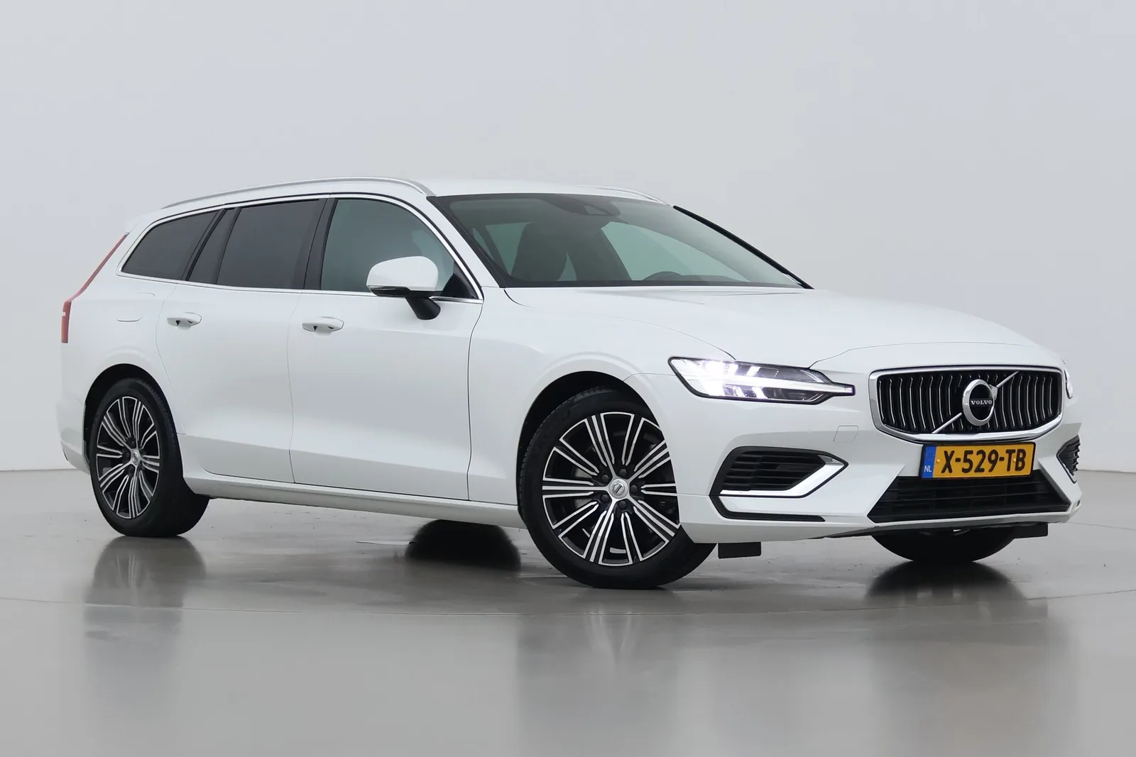 Volvo V60 (2021) — foto 1