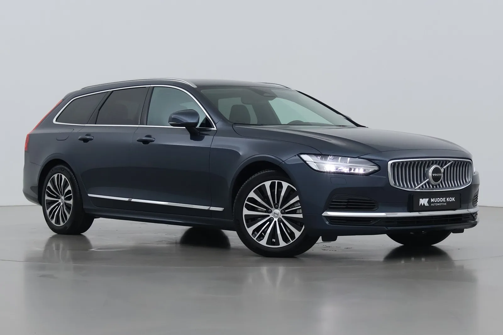 Volvo V90 (2025) — foto 1