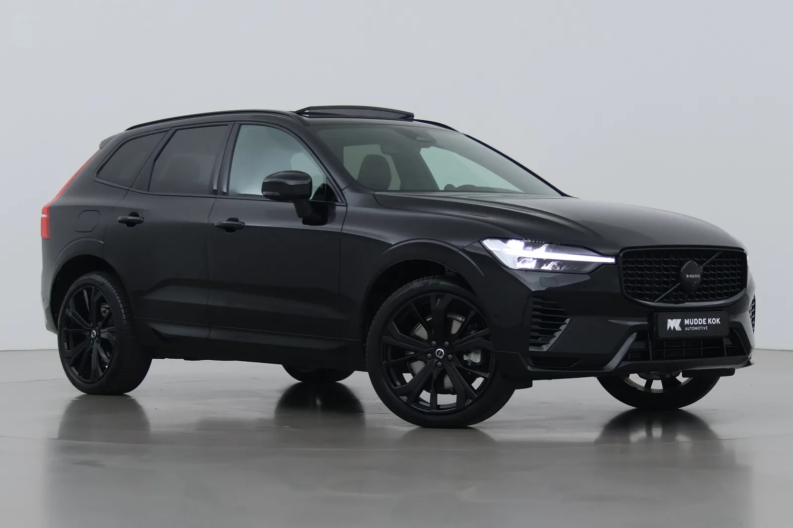 Volvo XC60 (2025) — foto 1