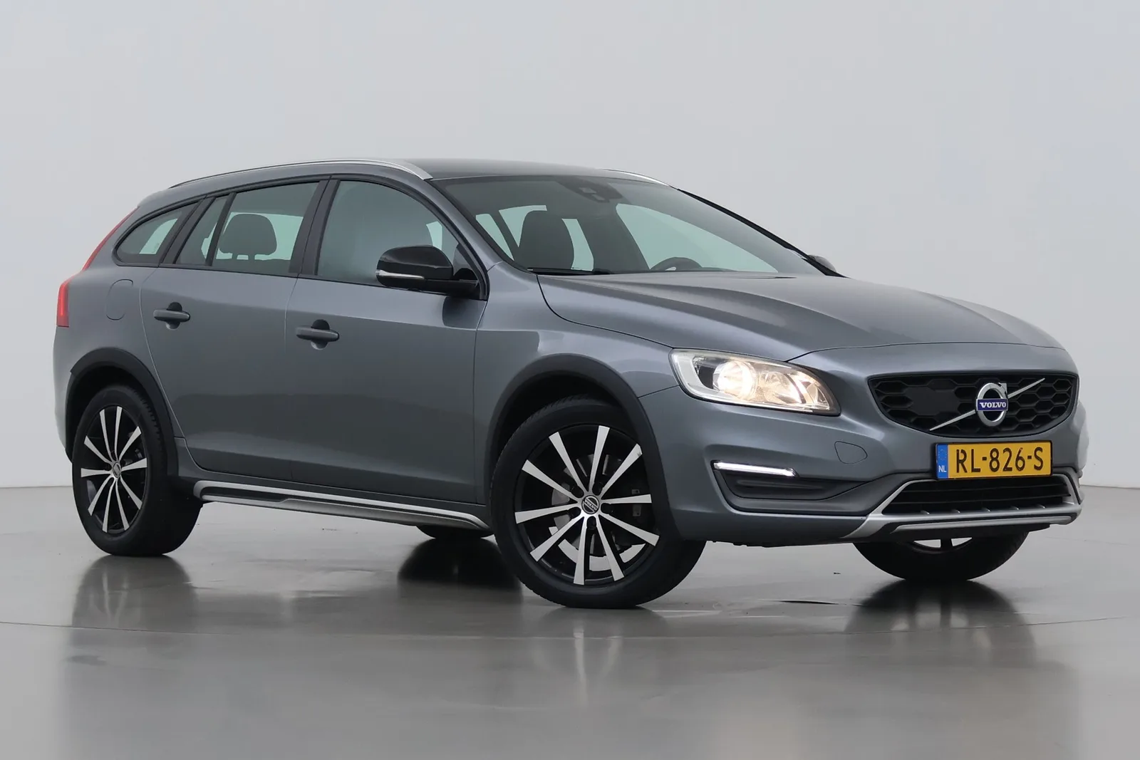 Volvo V60 (2015) — foto 1
