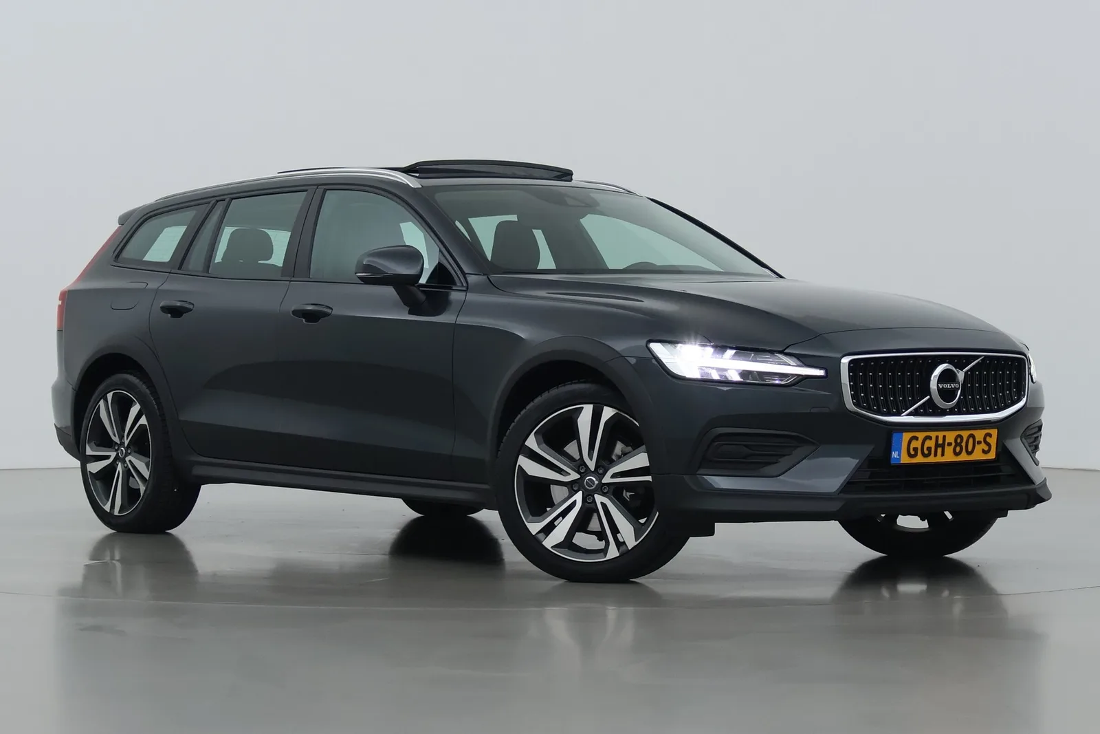 Volvo V60 (2019) — foto 1