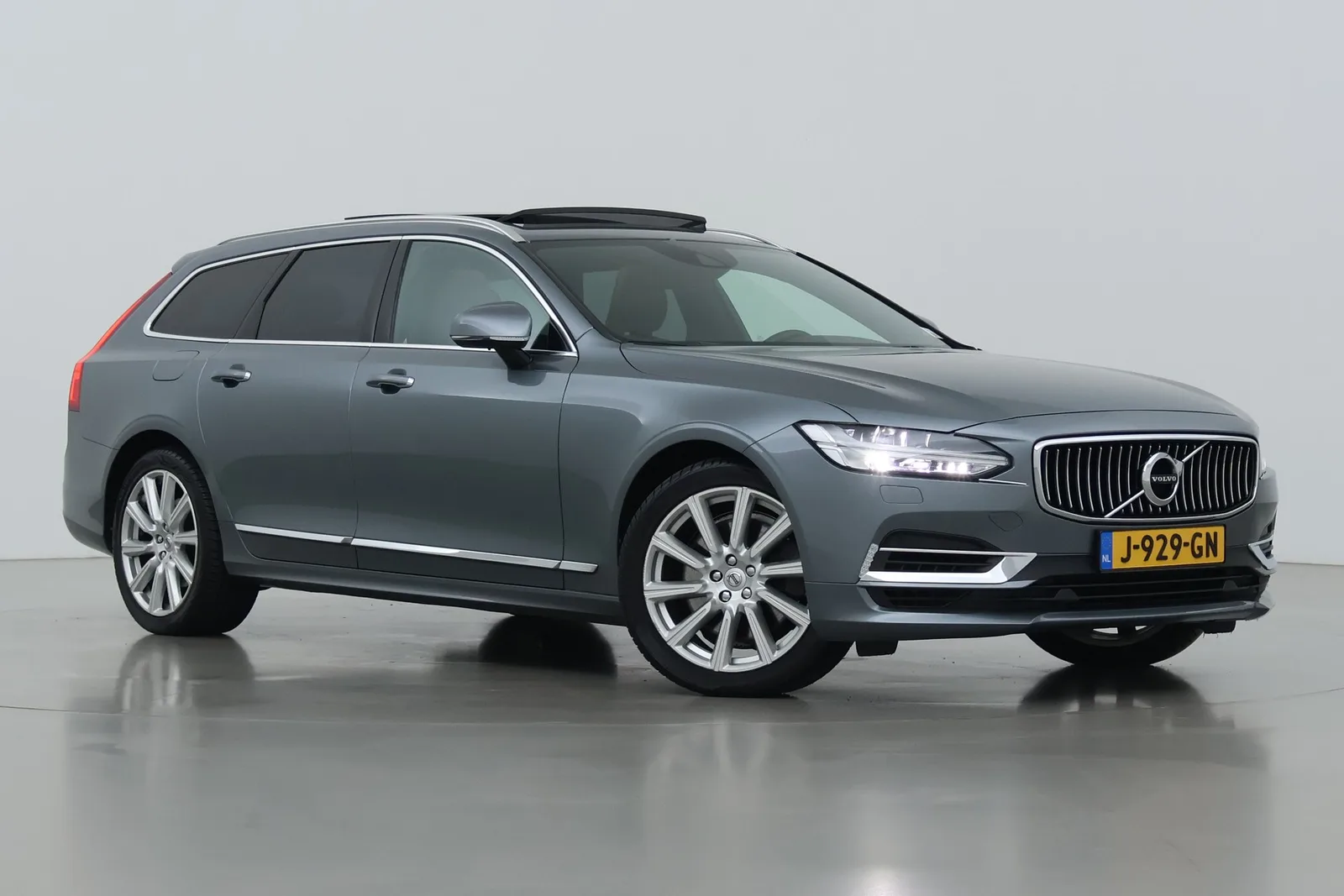 Volvo V90 (2018) — foto 1