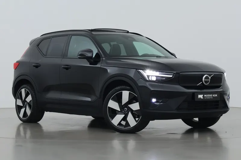 Volvo EX40 (2024)