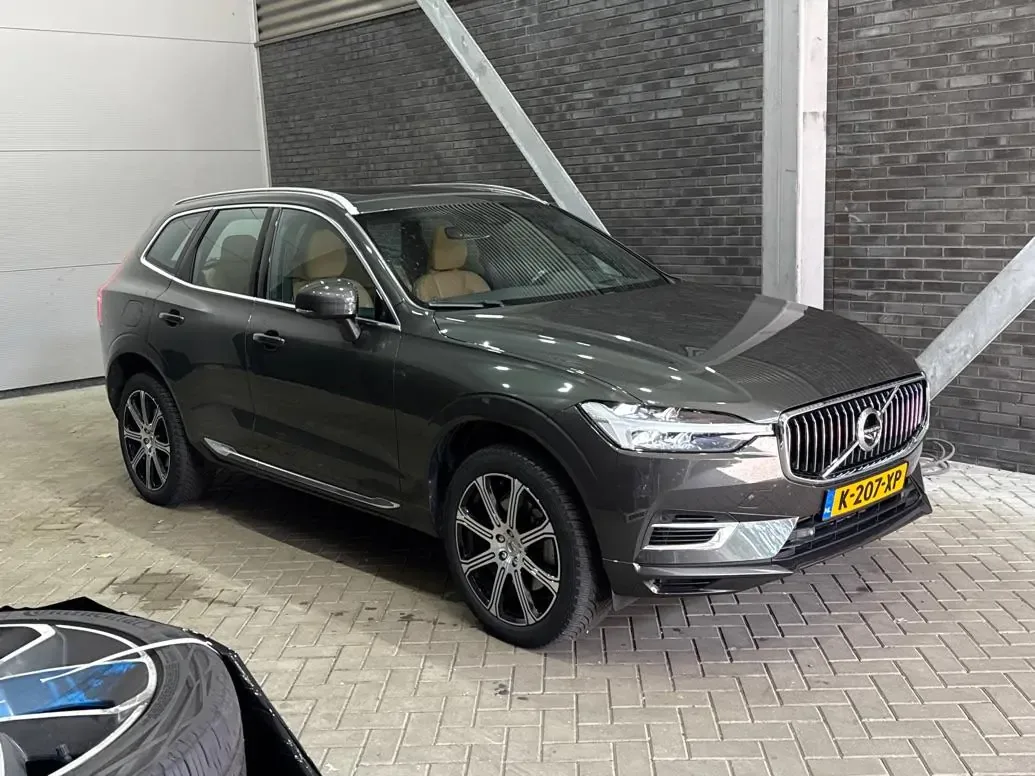 Volvo XC60 (2021) — foto 1