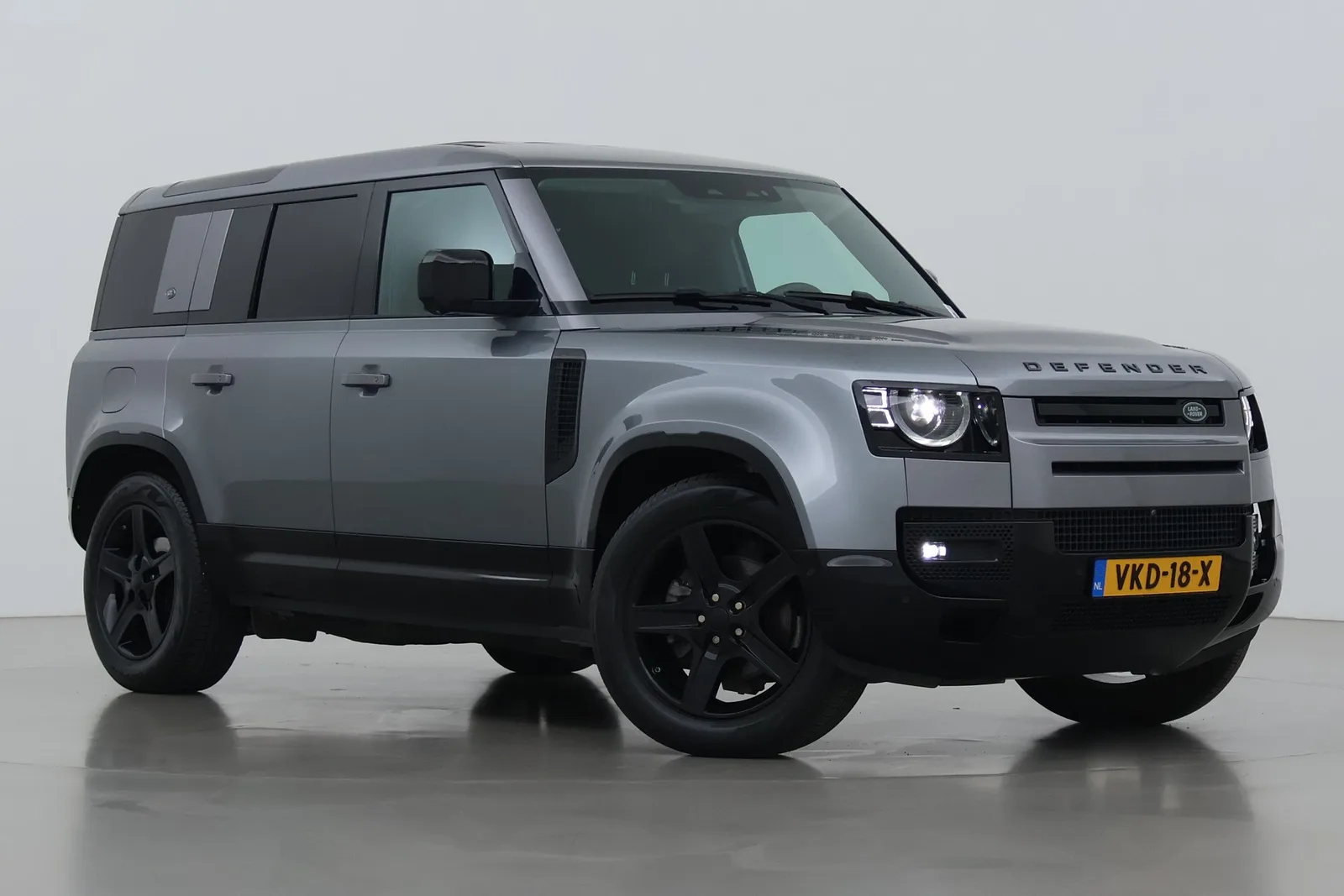 Land Rover Defender (2020) — foto 1