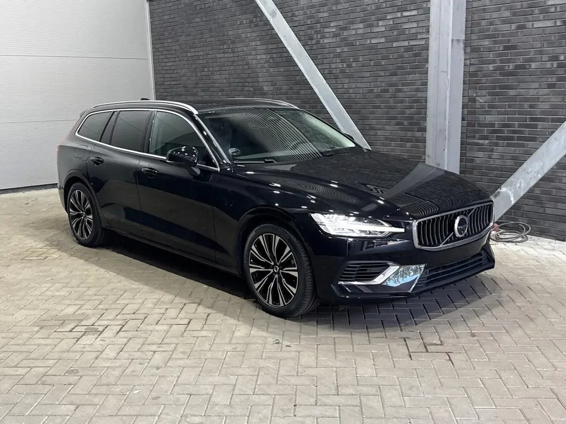 Volvo V60 (2025) — foto 1