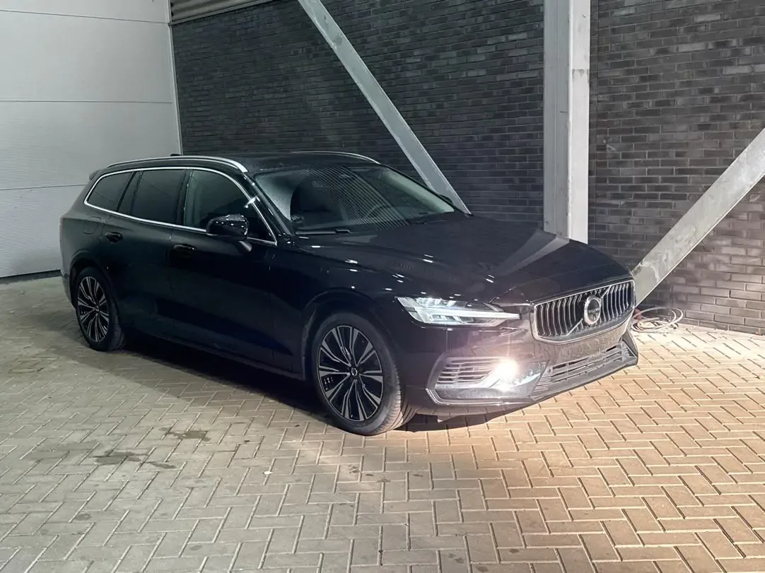 Volvo V60 (2025) — foto 1