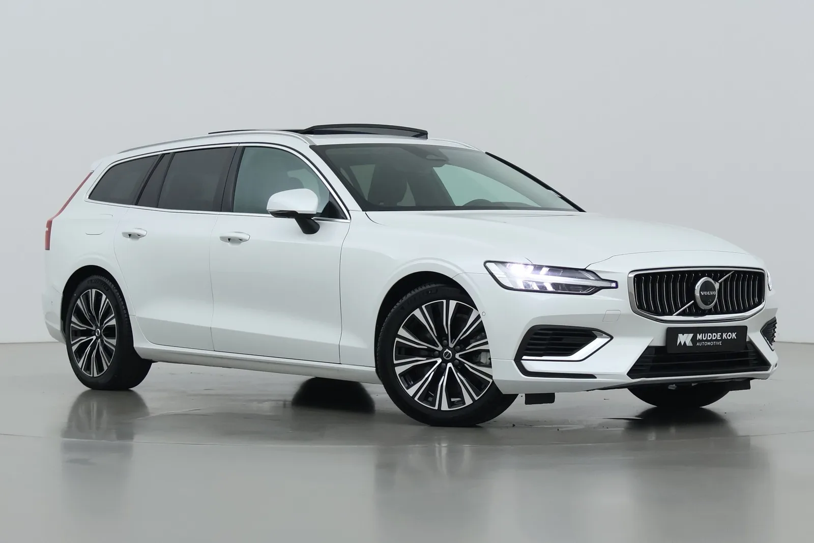 Volvo V60 (2025) — foto 1