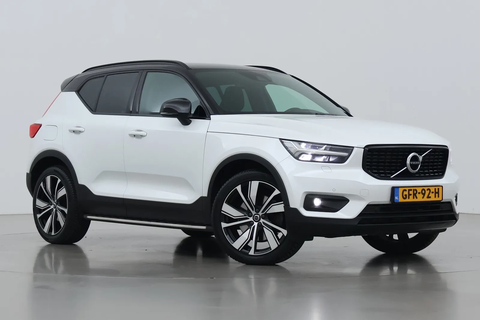 Volvo XC40 (2021) — foto 1