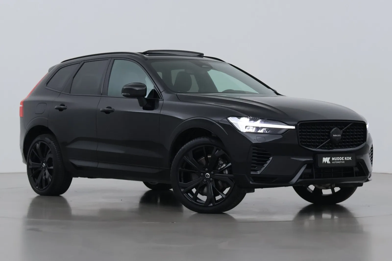 Volvo XC60 (2025) — foto 1