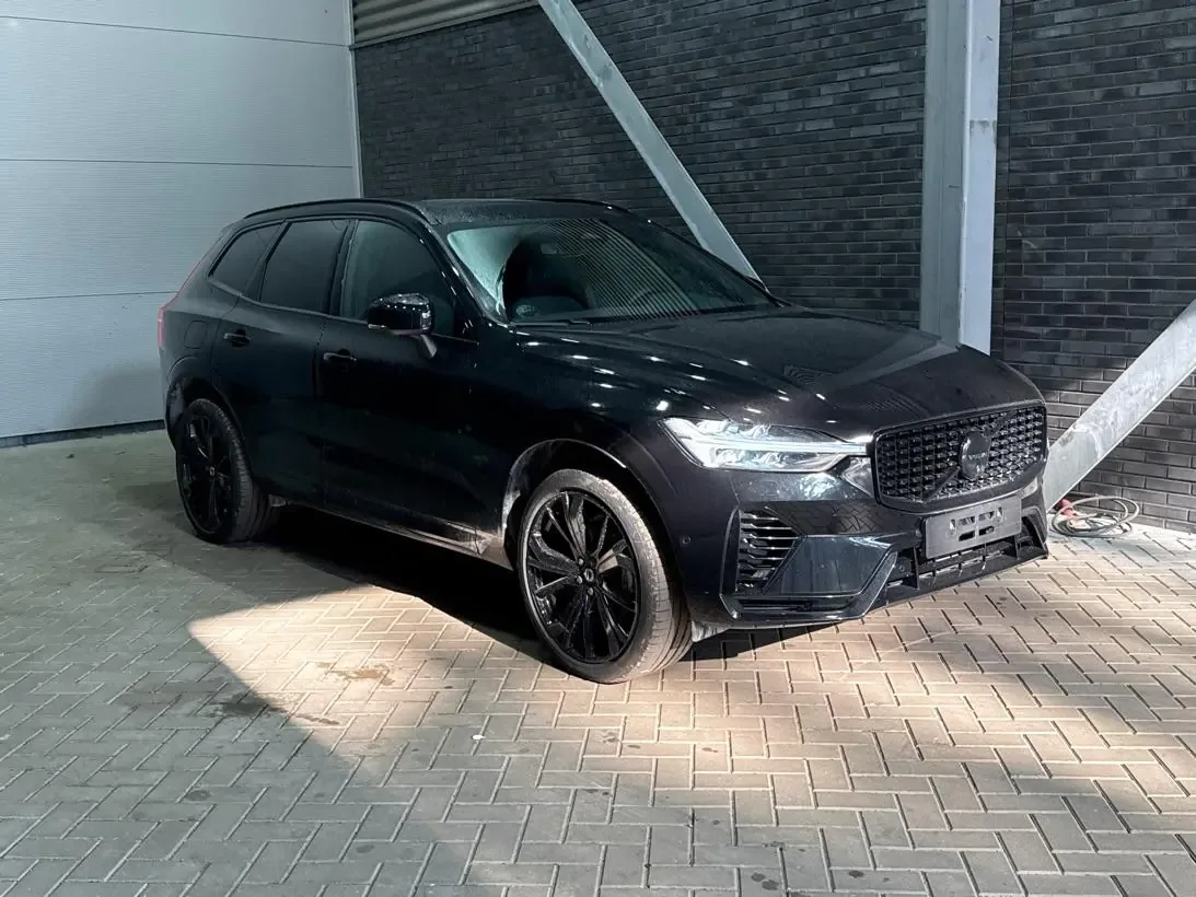 Volvo XC60 (2025) — foto 1