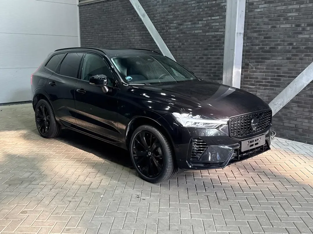 Volvo XC60 (2025) — foto 1