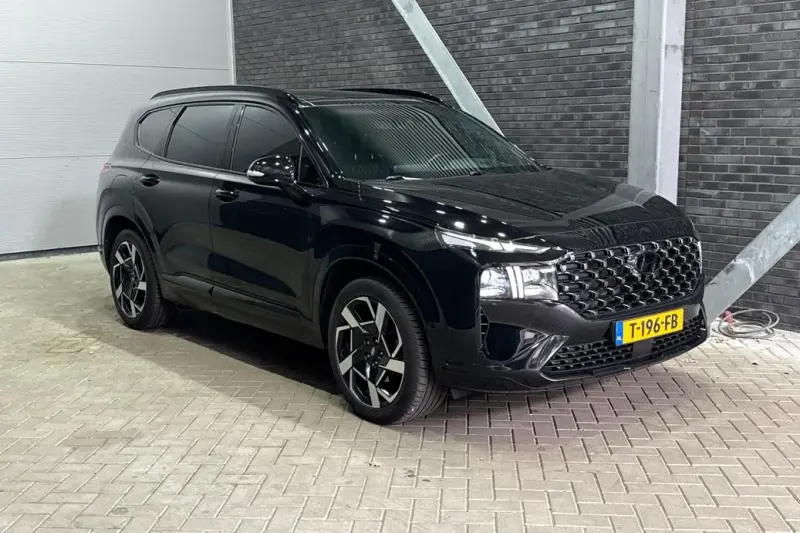 Hyundai Santa Fe (2023)
