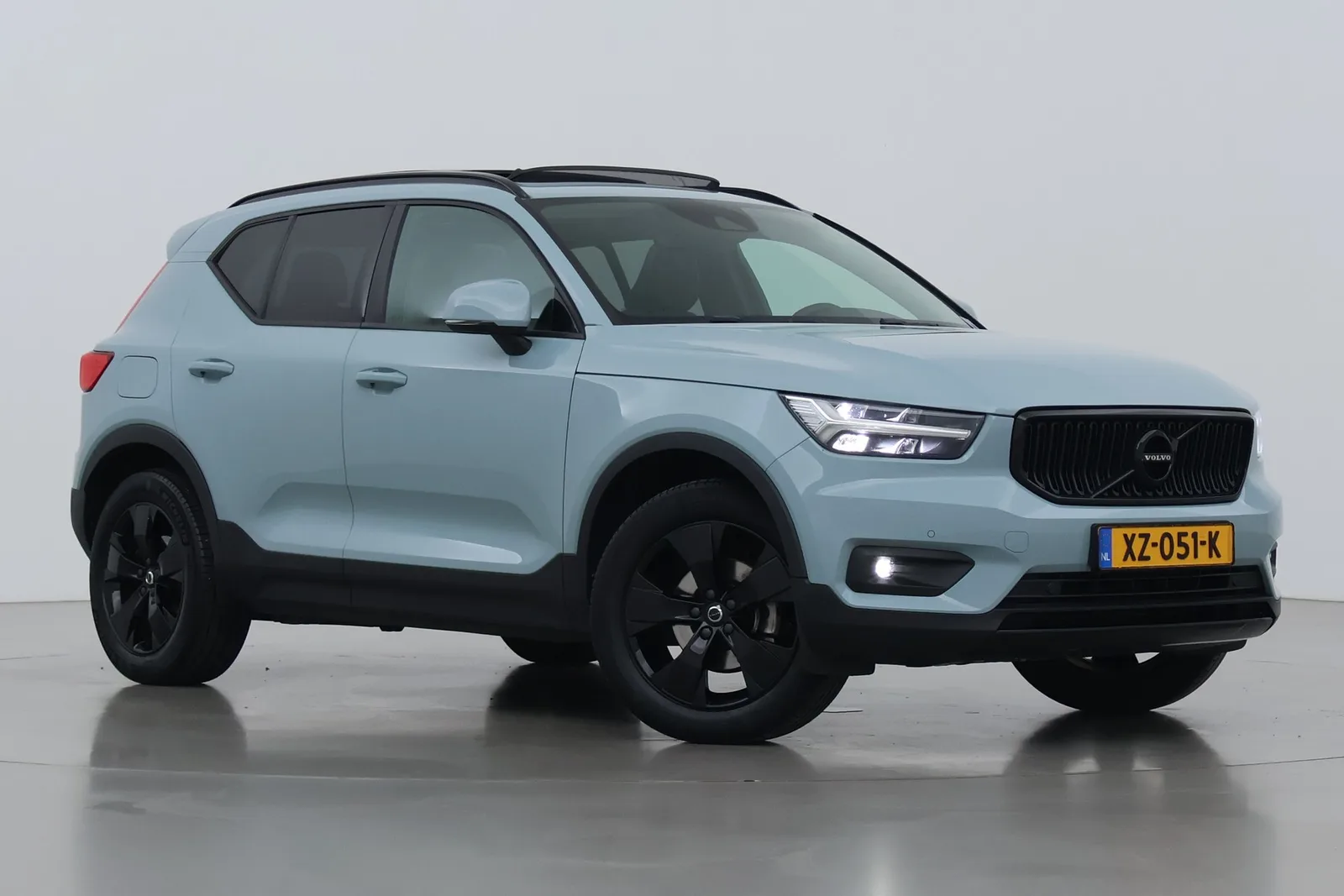 Volvo XC40 (2019) — foto 1