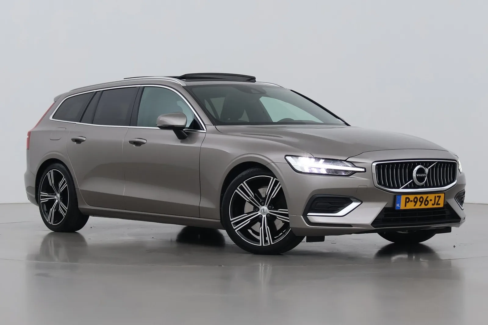 Volvo V60 (2018) — foto 1
