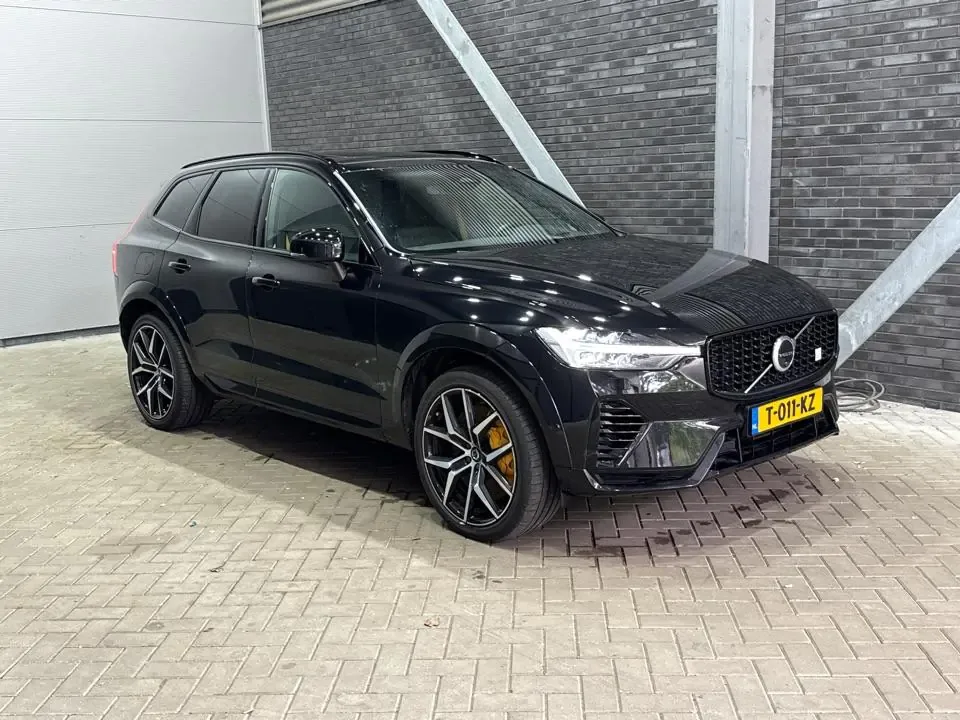Volvo XC60 (2023) — foto 1