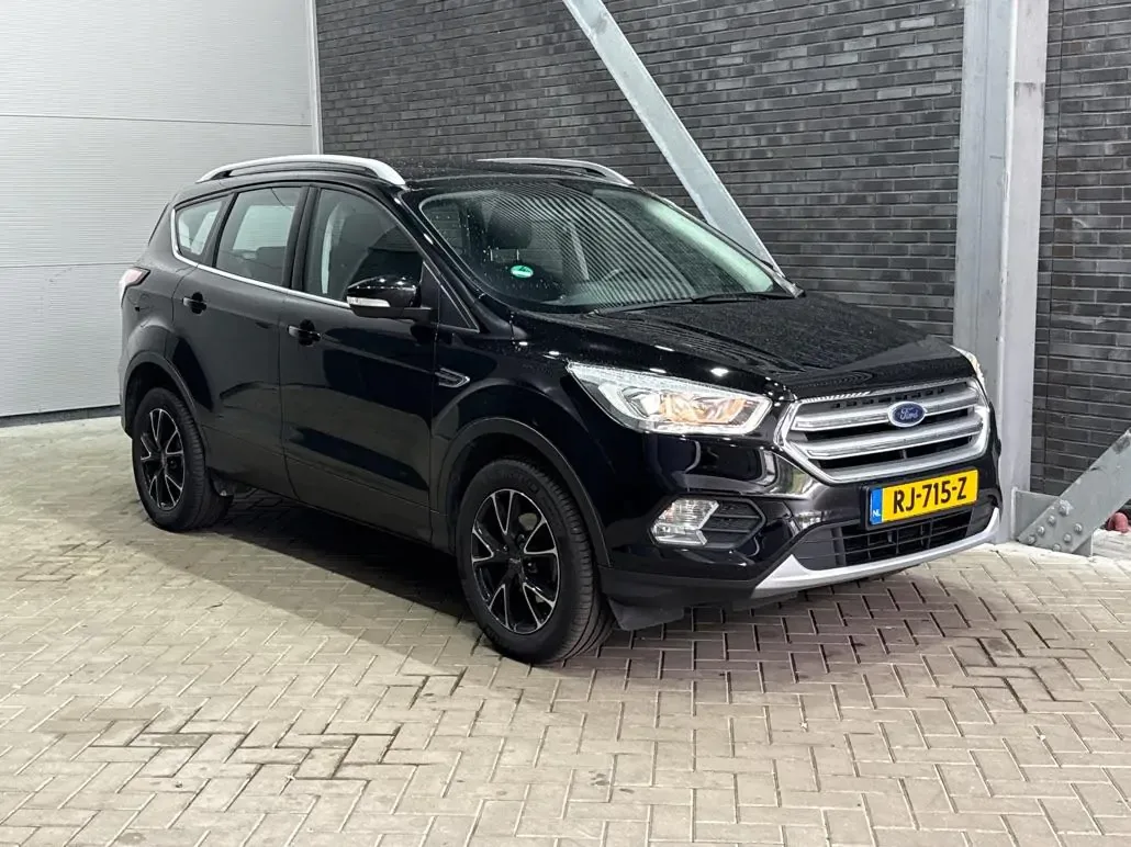 Ford Kuga (2017) — foto 1