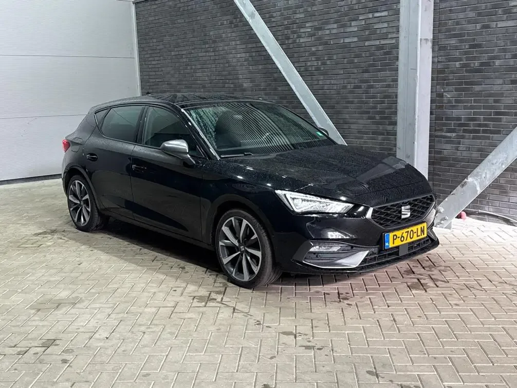 SEAT Leon (2021) — foto 1
