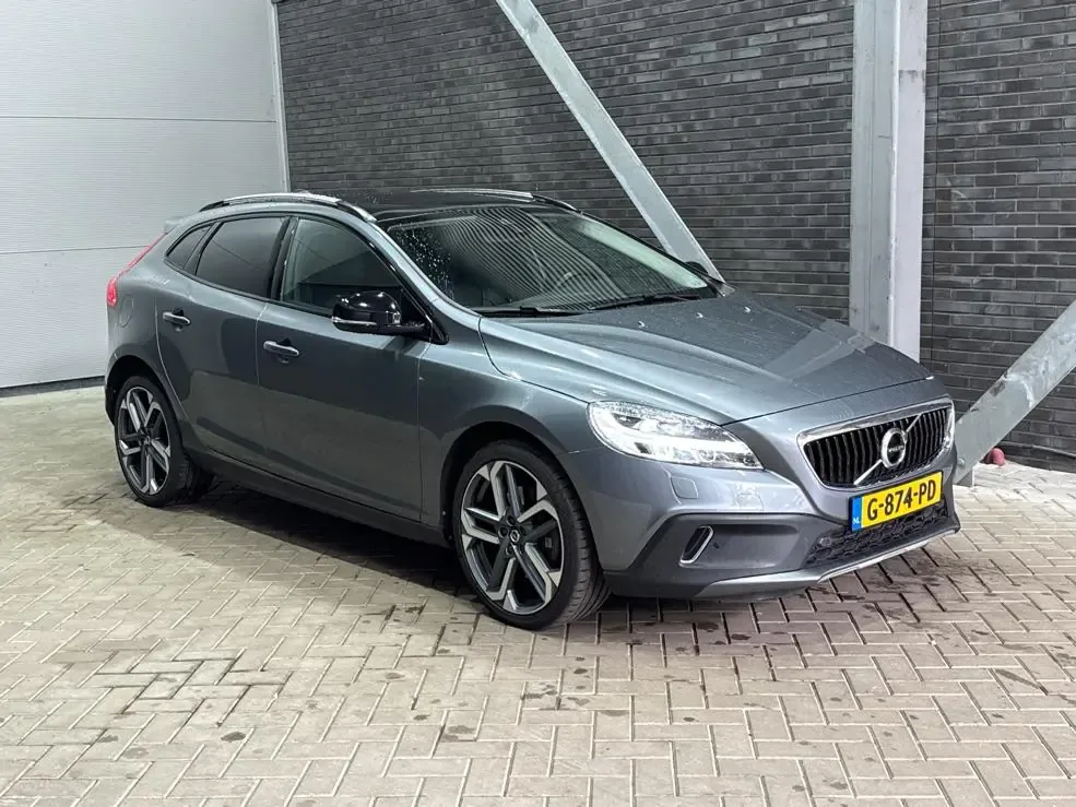 Volvo V40 (2017) — foto 1