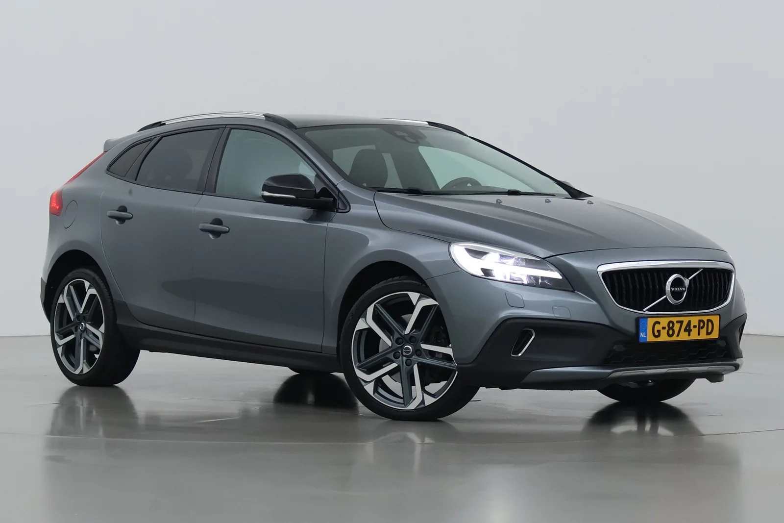Volvo V40 (2017) — foto 1