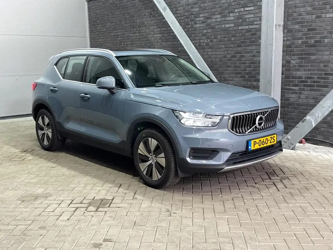 Volvo XC40 (2021) — foto 1