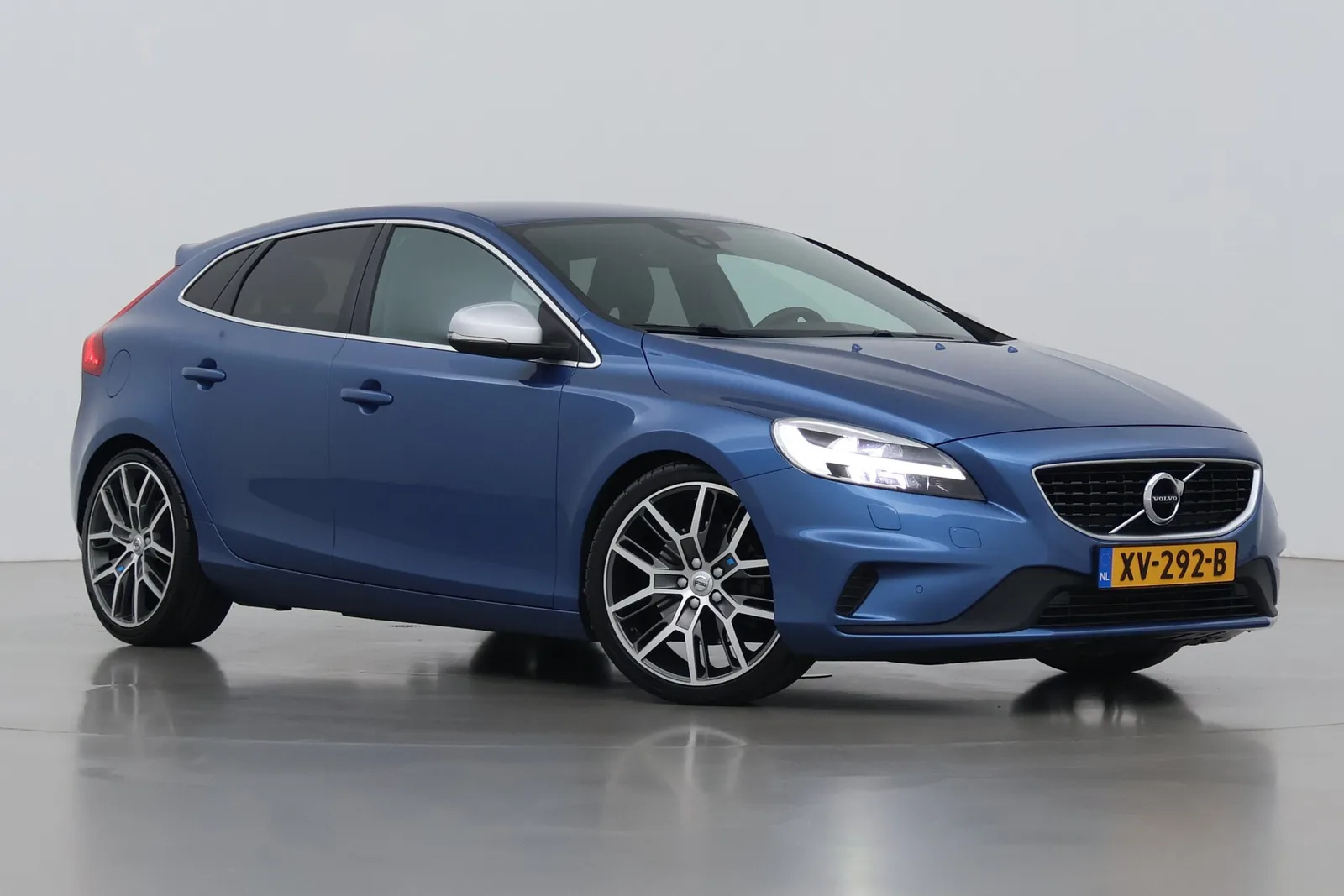 Volvo V40 (2017) — foto 1