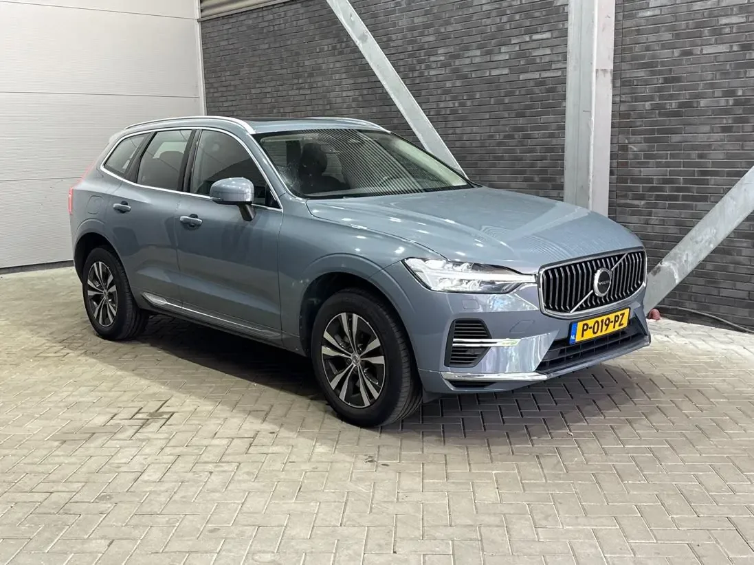 Volvo XC60 (2021) — foto 1