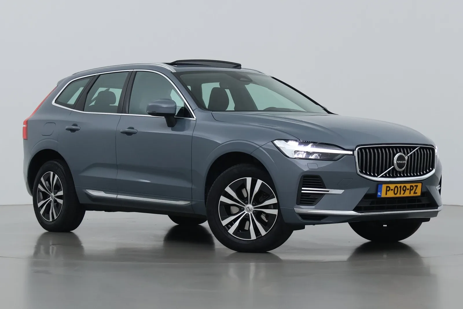 Volvo XC60 (2021) — foto 1
