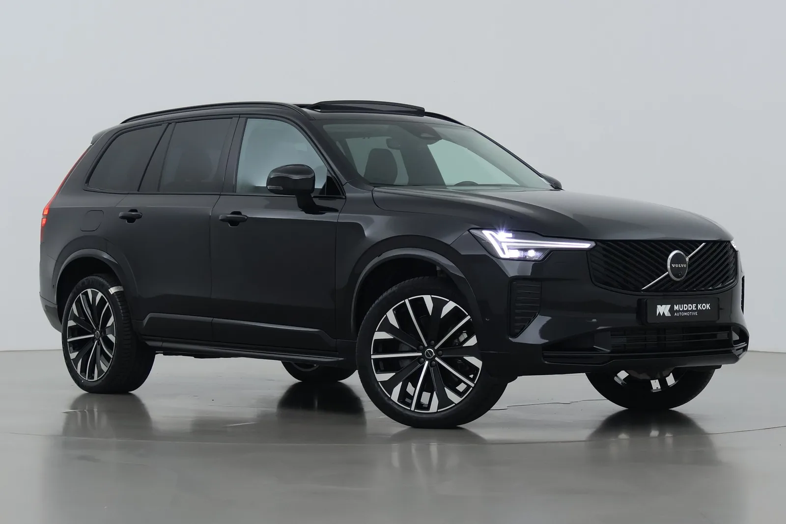 Volvo XC90 (2025) — foto 1