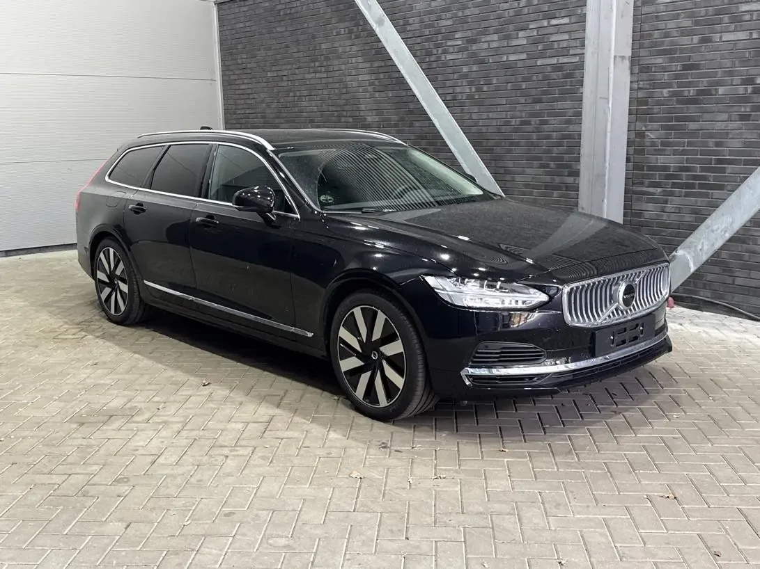 Volvo V90 (2025) — foto 1
