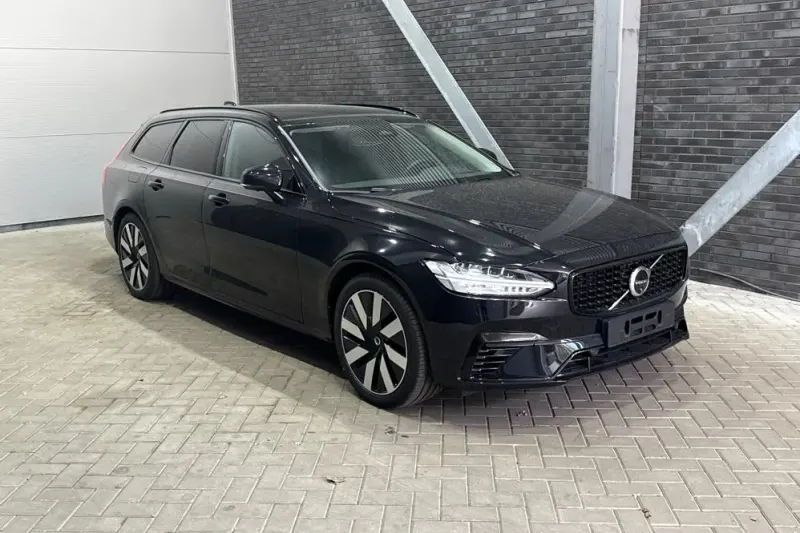 Volvo V90 (2024)