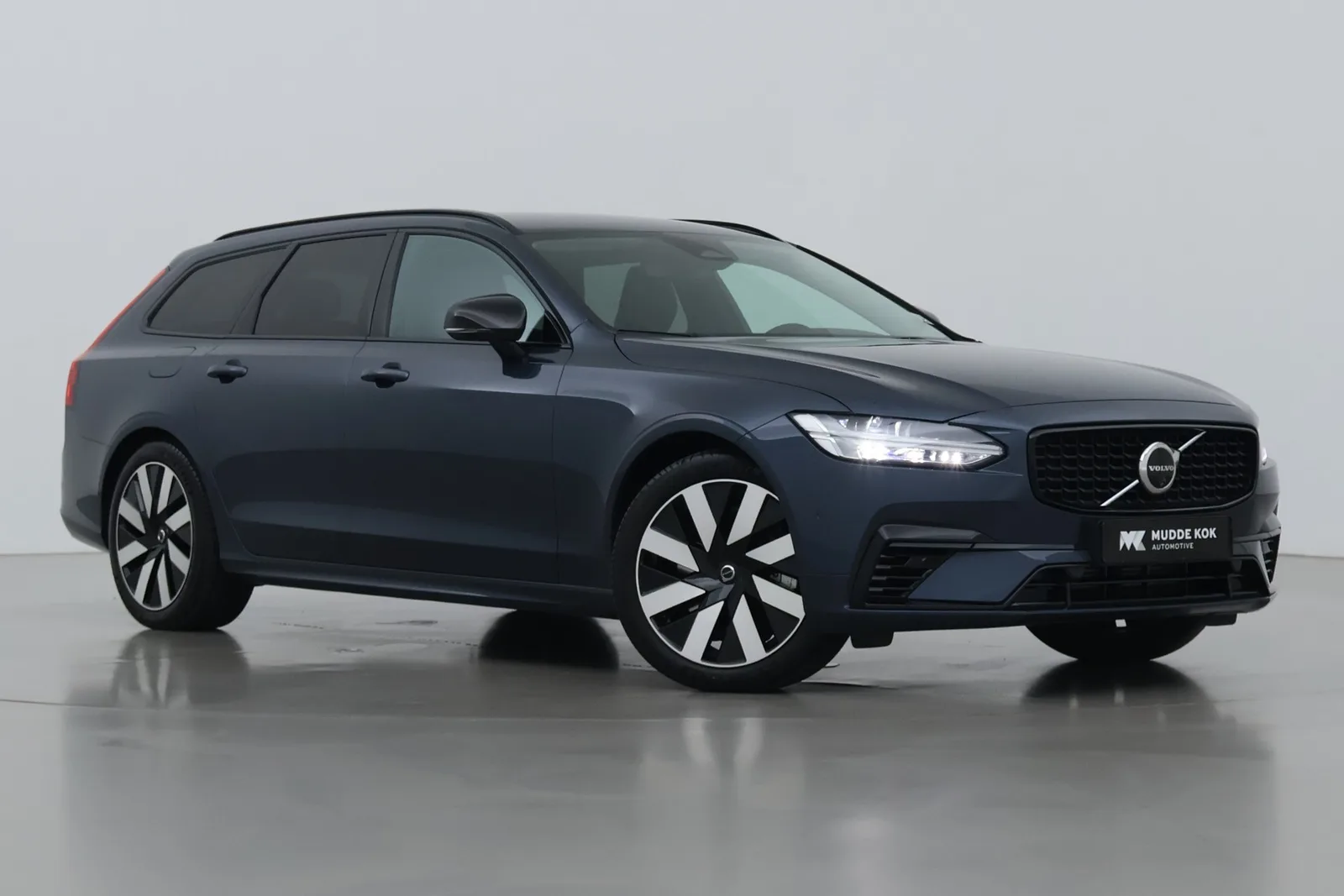 Volvo V90 (2025) — foto 1