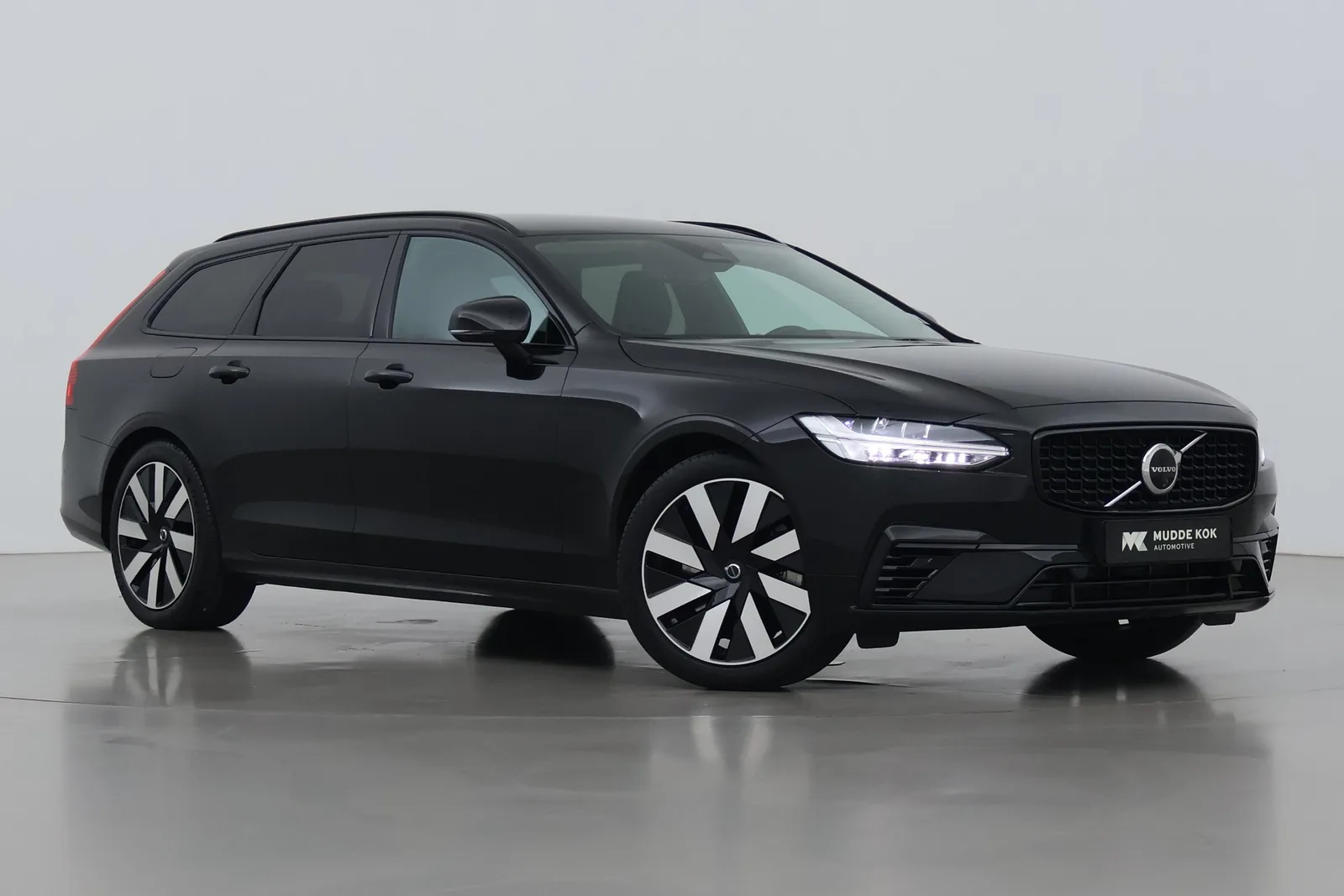 Volvo V90 (2024) — foto 1