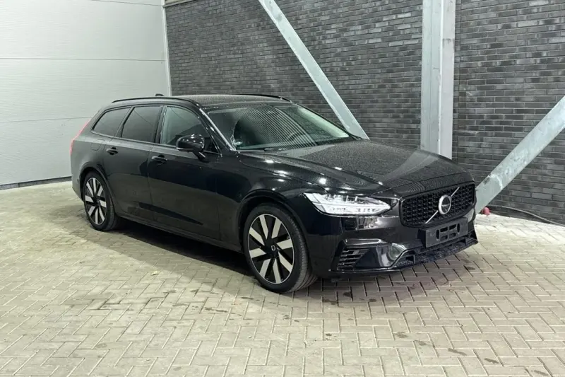 Volvo V90 (2024)