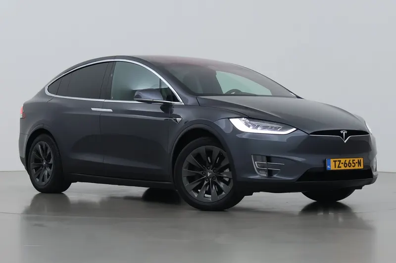 Tesla Model X (2018)