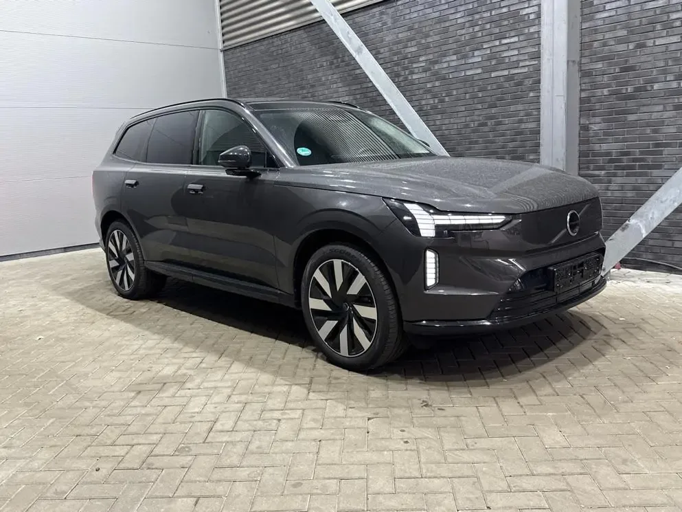 Volvo EX90 (2026) — foto 1