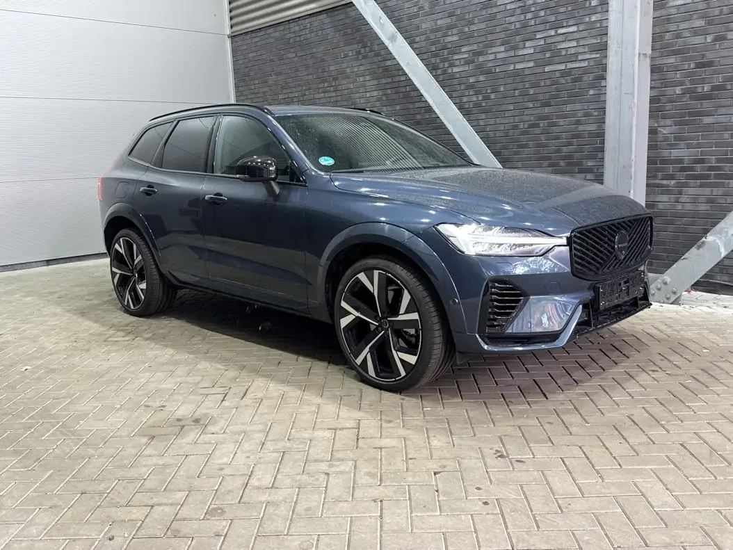 Volvo XC60 (2026) — foto 1