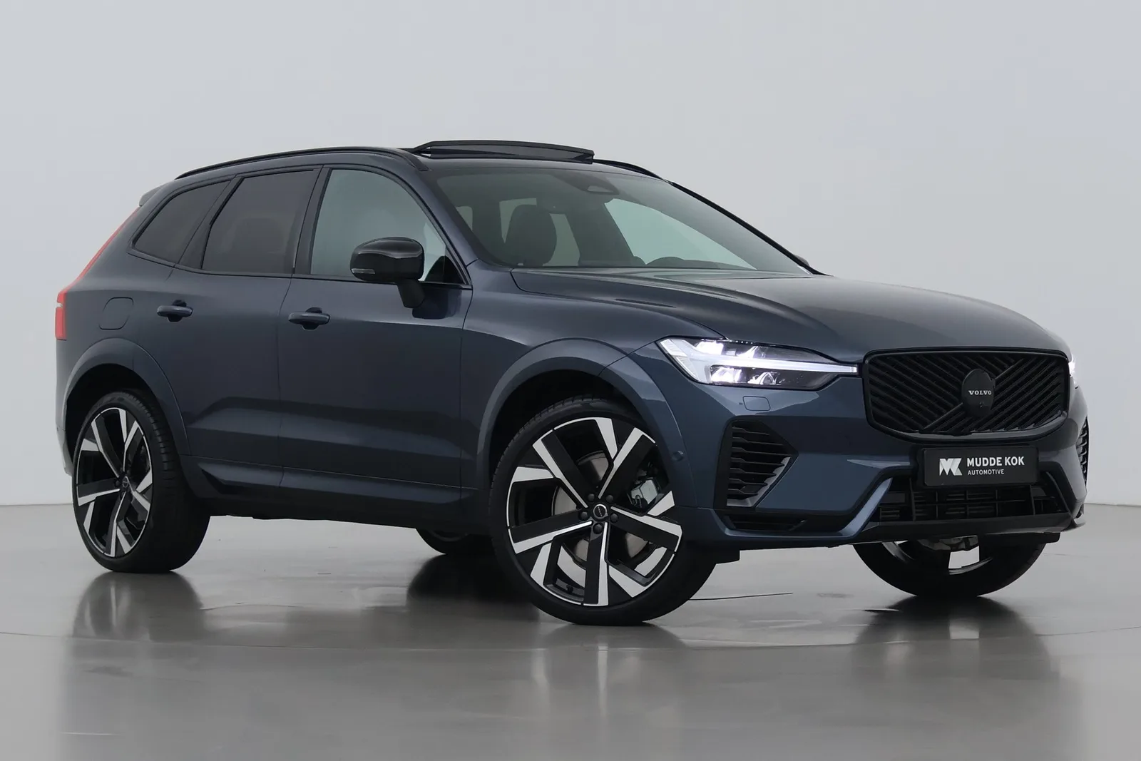 Volvo XC60 (2026) — foto 1