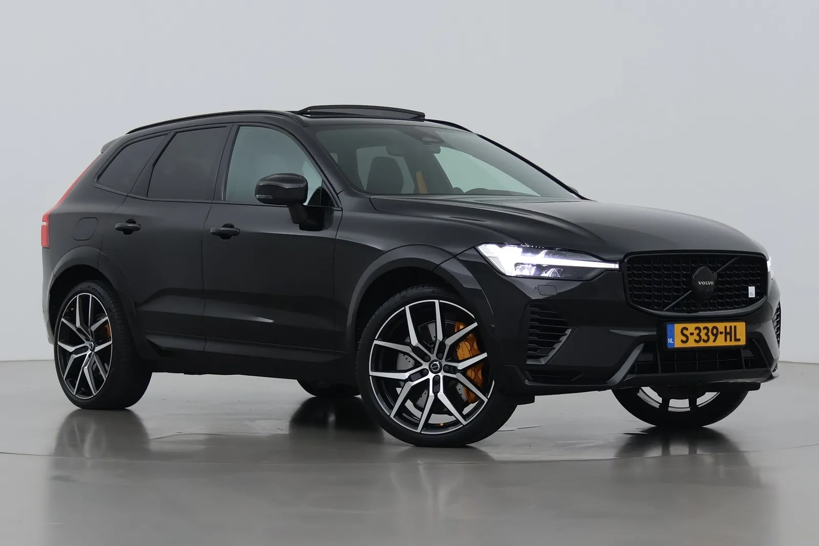 Volvo XC60 (2023) — foto 1