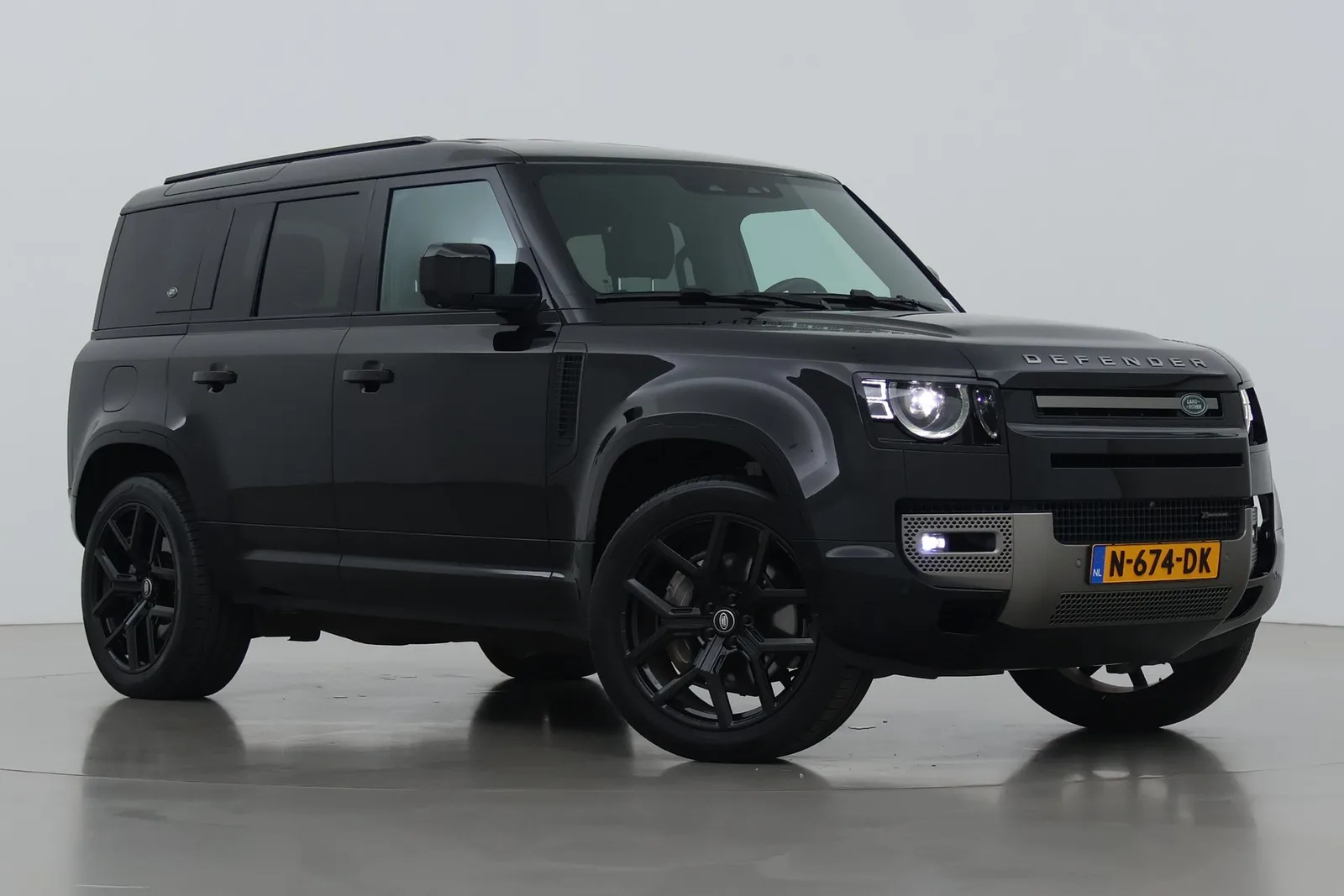 Land Rover Defender (2021) — foto 1