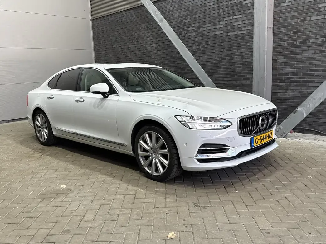 Volvo S90 (2018) — foto 1