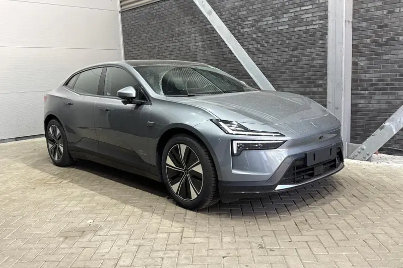 Polestar 4 (2025)