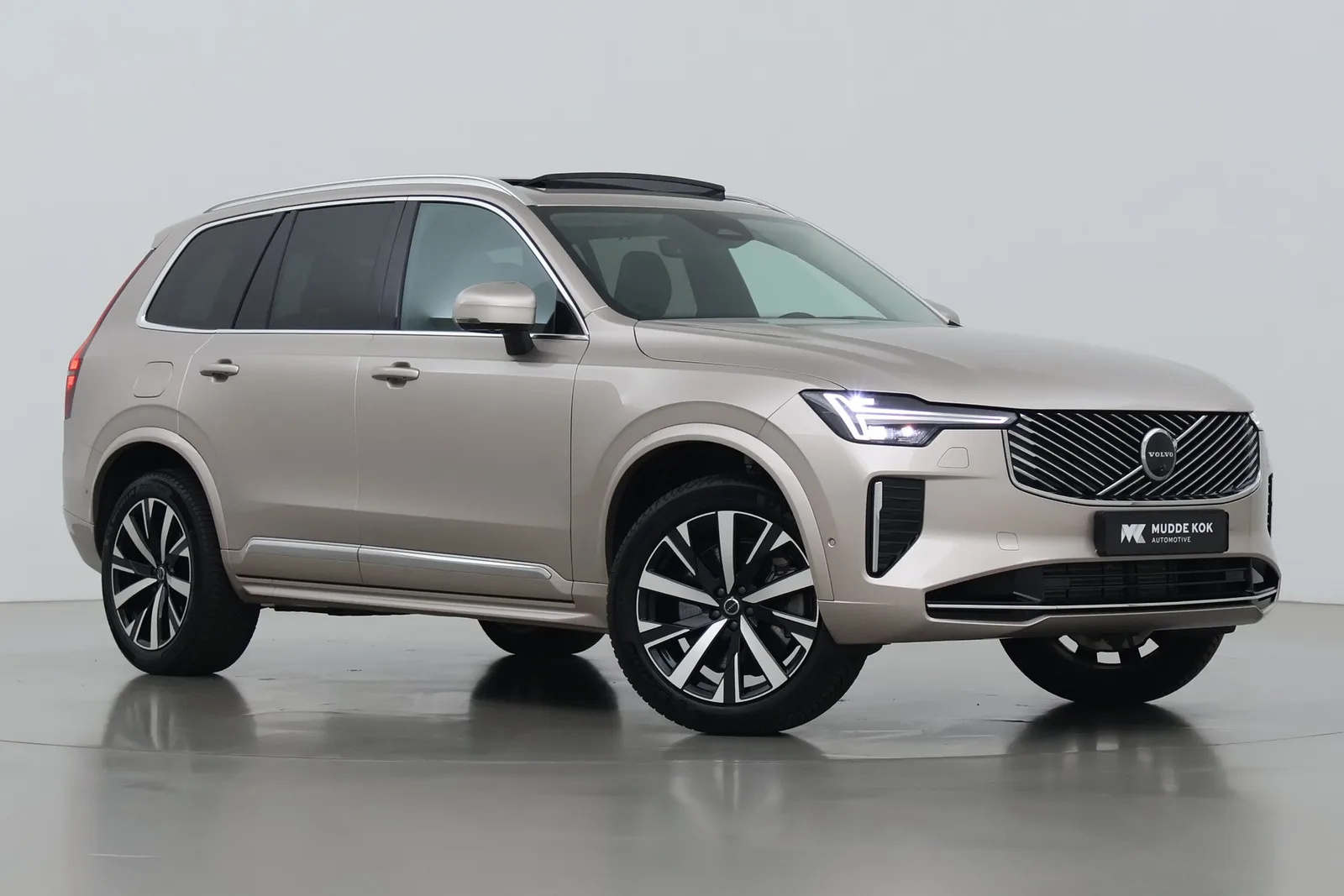 Volvo XC90 (2026) — foto 1