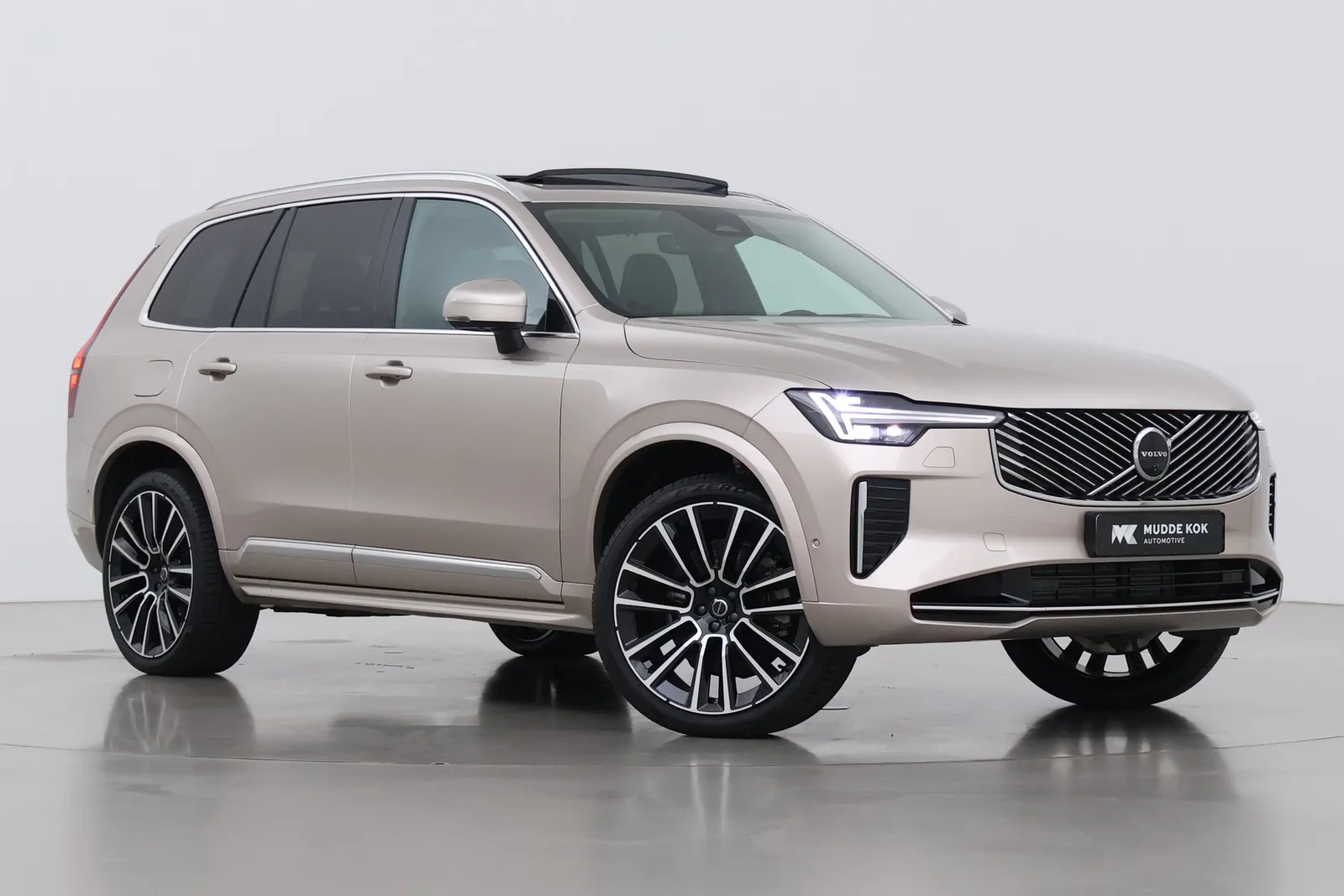 Volvo XC90 (2026) — foto 1