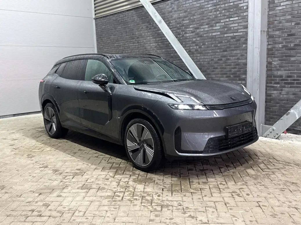 Lynk & Co 08 (2026) — foto 1