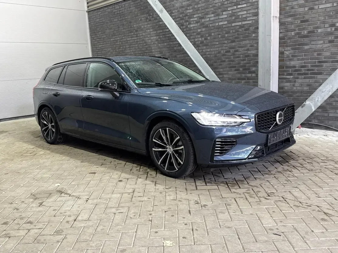 Volvo V60 (2025) — foto 1