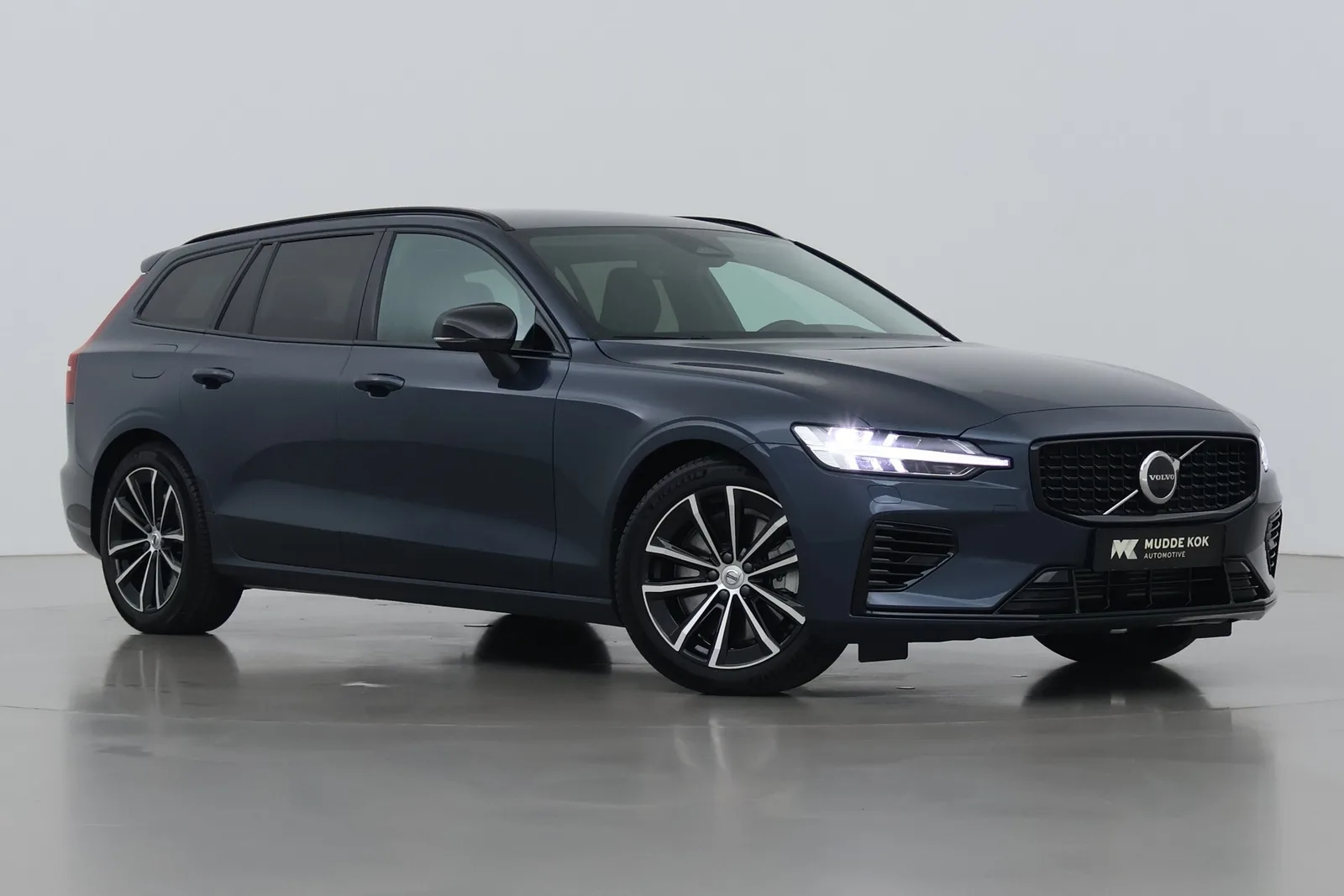 Volvo V60 (2025) — foto 1