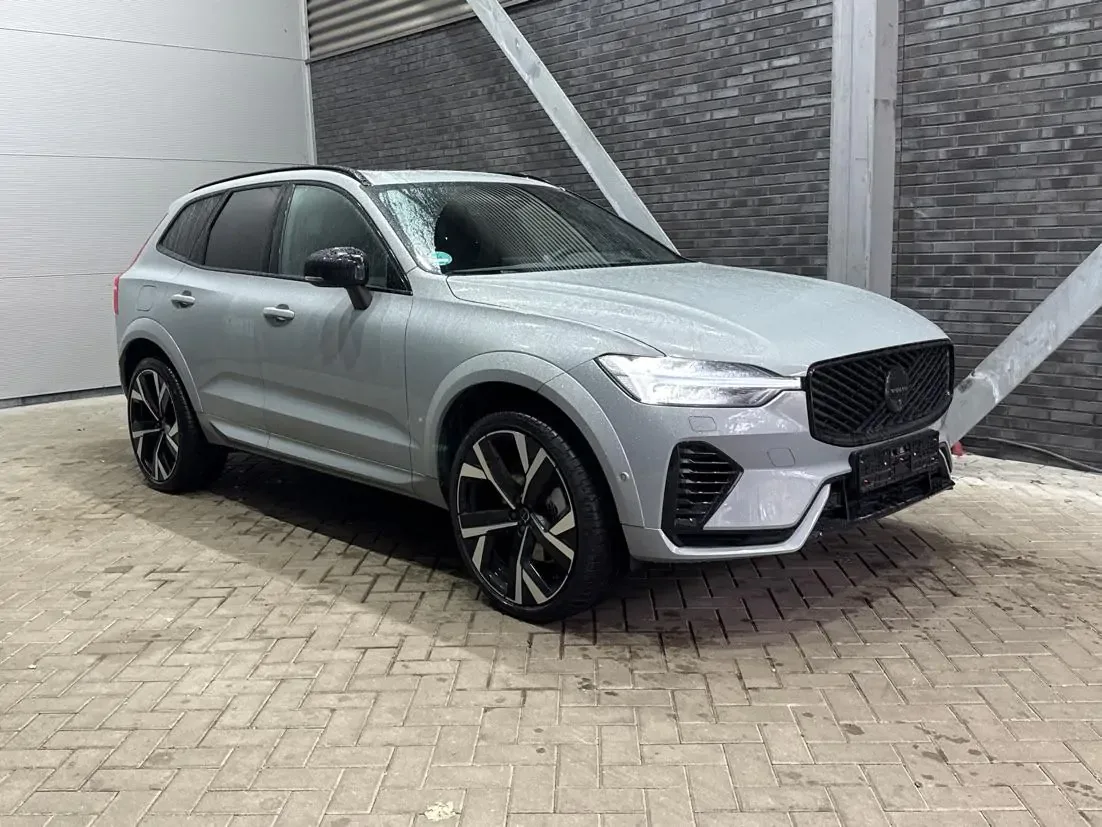 Volvo XC60 (2026) — foto 1