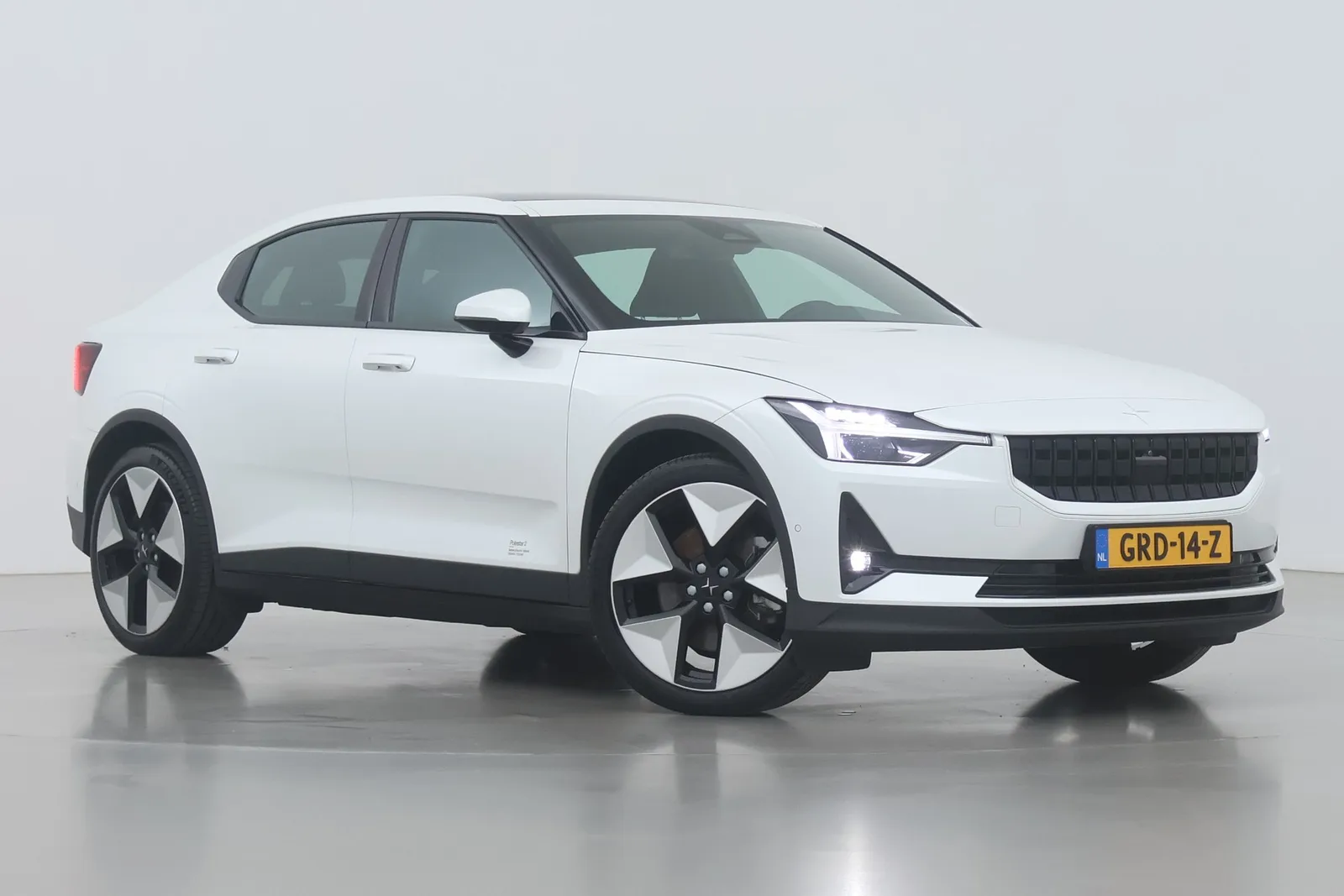 Polestar 2 (2023) — foto 1
